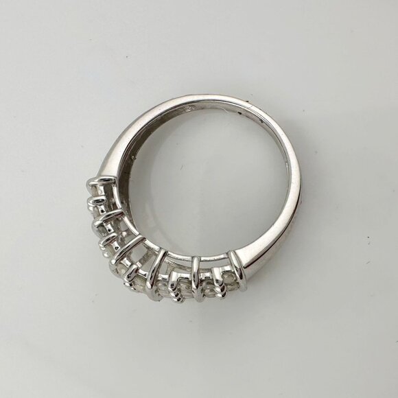 Elegant Channel Set 1 carat Natural Diamond Anniversary Ring Size 7 - Picture 11 of 16